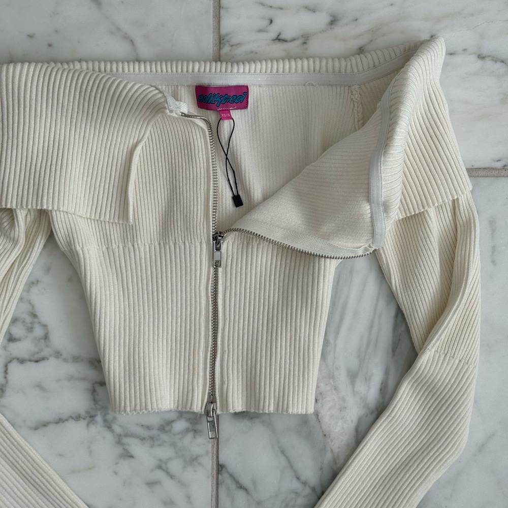 Off-Shoulder Ribbed Sweater - Picture 2 of 4
